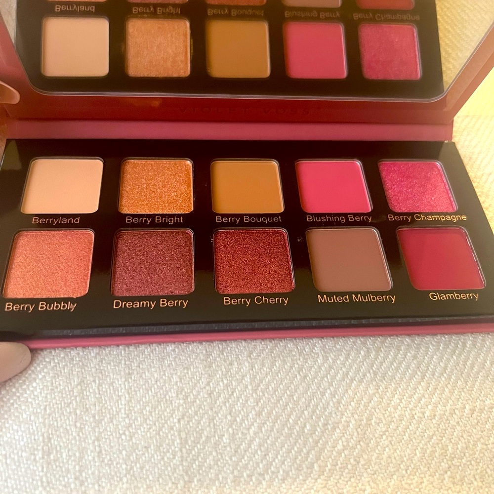 Violet Voss Berries N Cream Eyeshadow Palette NIB.